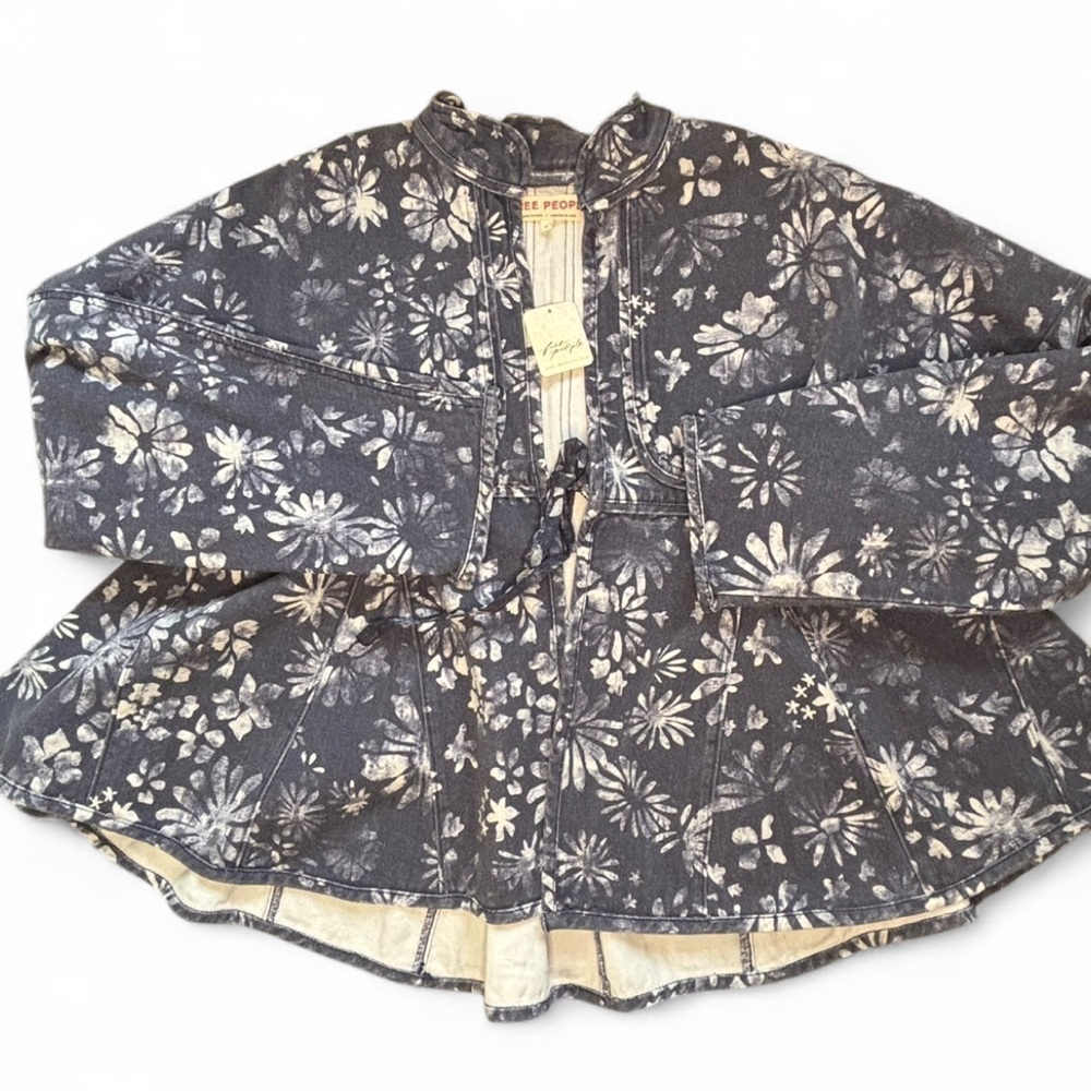 Free People Lua Bed Jacket – Indigo Floral – NWT – Size Small - Picture 3 of 8